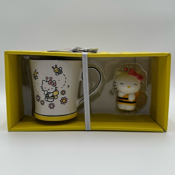 Hello Kitty Other - Hello Kitty Yellow & White Bee Mug and Mini Figurine Gift Set